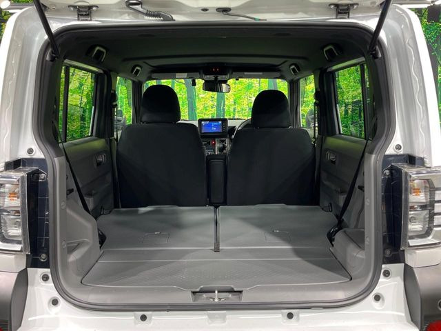 普段のお買い物や通勤、送迎等に十分な荷室スペースを確保しております。セカンドシートを倒すと、大きな荷物の積載も可能です♪