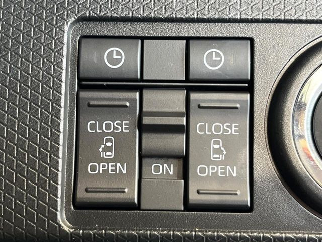 【両側パワースライドドア】スマートキーや運転席のスイッチで後席両側スライドドアの開閉が可能♪電動だから力を入れてドアを開ける必要が無く、小さなお子様でも簡単に開け閉めでき快適です♪