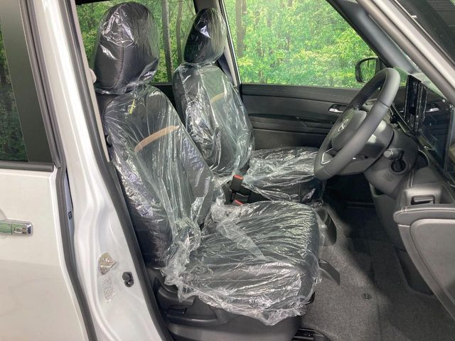 もちろん車内はキレイです♪よりクリーンな状態をキープしたいお客様には『ナノゾーンコート』がおすすめ!新型コロナウイルス対策や、除菌・消臭に効果を発揮し多くの方にご好評いただいております。