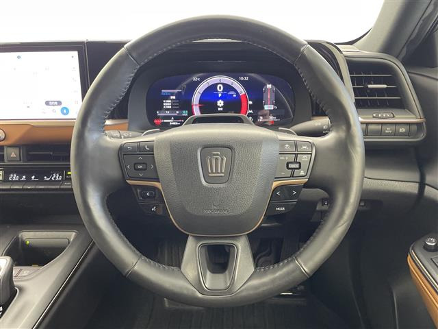 クラウンクロスオーバー2.4 RS アドバンスト E-Four advanced 4WD