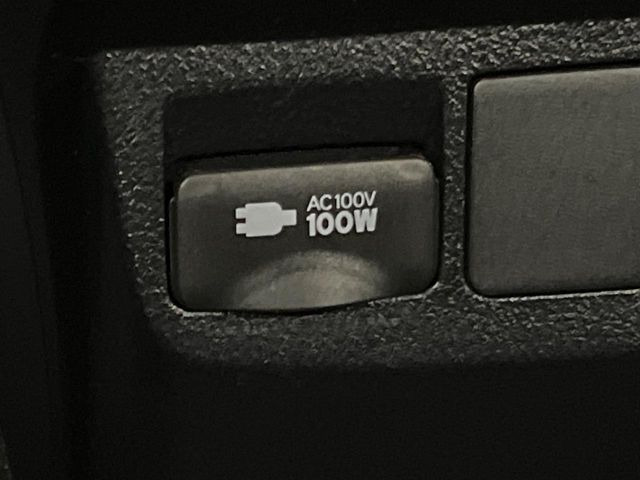 【1500Wアクセサリーコンセント】消費電力1500Wまでの家電が使えます。キャンプやスポーツ・アウトドアでのアクティビティはもちろん、災害・停電の際に大活躍♪