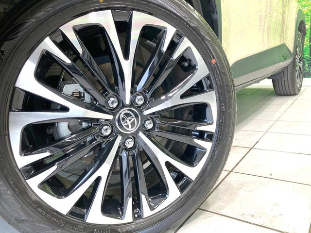 �y����18�C���`�A���~�z�C�[���z�O�ςɃ}�b�`���������A���~�z�C�[���𑕒����Ă���܂��B�e��ЊO�A���~�z�C�[����A�X�^�b�h���X�^�C�����戵�����Ă���܂��B���񂲑��k����������