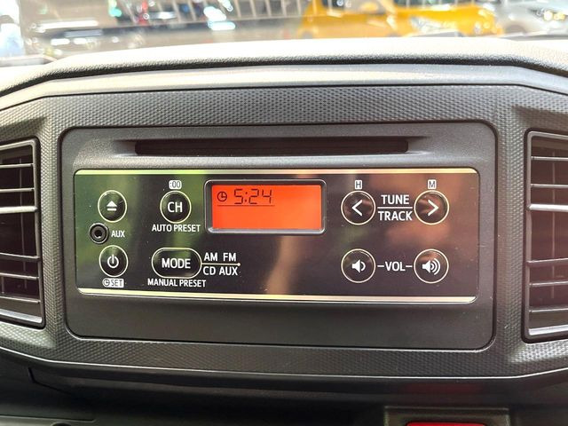 お好きな音楽を車内でお楽しみいただけます♪スピーカー交換・ウーハー追加などの音質向上や、最新ナビ・後席モニター等の取り付けも是非ご相談ください!
