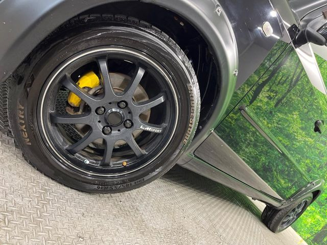 �y16�C���`�A���~�z�C�[���z�O�ςɃ}�b�`�����A���~�z�C�[���𑕒����Ă���܂��B�e��A���~�z�C�[����A�X�^�b�h���X�^�C�����戵�����Ă���܂��B���񂲑��k����������