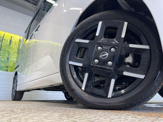 �y����15�C���`�A���~�z�C�[���z�O�ςɃ}�b�`���������A���~�z�C�[���𑕒����Ă���܂��B�e��ЊO�A���~�z�C�[����A�X�^�b�h���X�^�C�����戵�����Ă���܂��B���񂲑��k����������