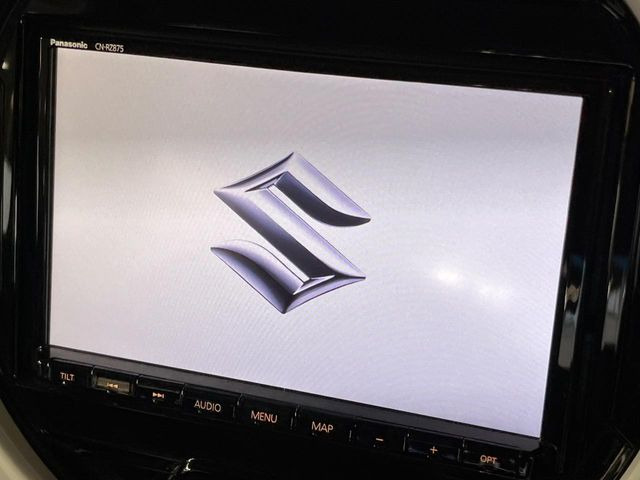 【純正ナビ】人気の純正ナビを装備。オーディオ機能も充実しており、Bluetooth接続すればお持ちのスマホやMP3プレイヤーの音楽を再生可能!毎日の運転がさらに楽しくなります!!