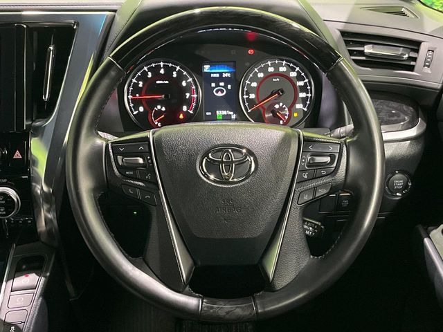 【ステアリングスイッチ】運転中、前方から目線をそらすことなく、オーディオ等の操作が可能な便利機能!安心&快適なドライブを演出してくれます♪