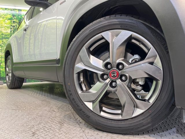 �y����18�C���`�A���~�z�C�[���z�O�ςɃ}�b�`���������A���~�z�C�[���𑕒����Ă���܂��B�e��ЊO�A���~�z�C�[����A�X�^�b�h���X�^�C�����戵�����Ă���܂��B���񂲑��k����������