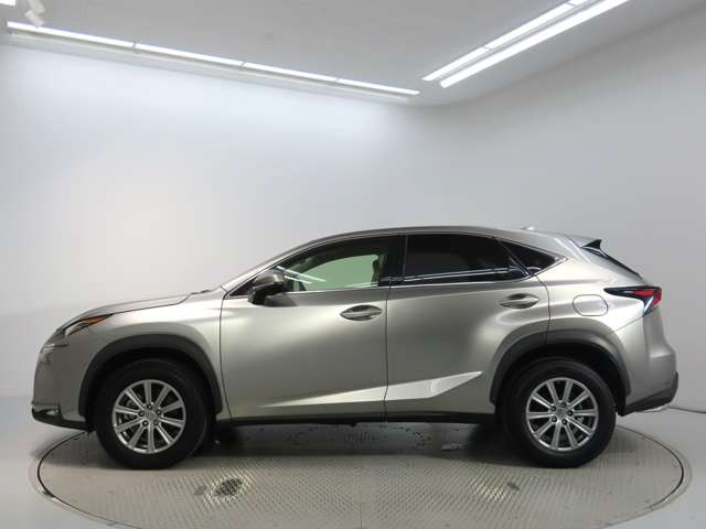 NX200t Iパッケージ 4WD