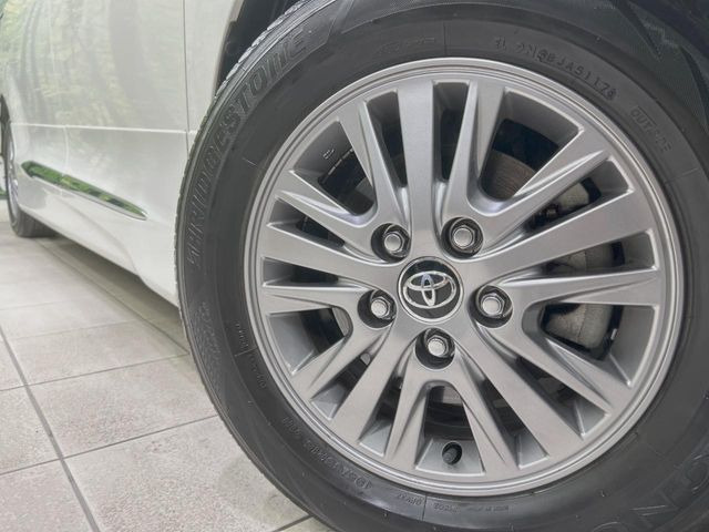 �y����15�C���`�A���~�z�C�[���z�O�ςɃ}�b�`���������A���~�z�C�[���𑕒����Ă���܂��B�e��ЊO�A���~�z�C�[����A�X�^�b�h���X�^�C�����戵�����Ă���܂��B���񂲑��k����������