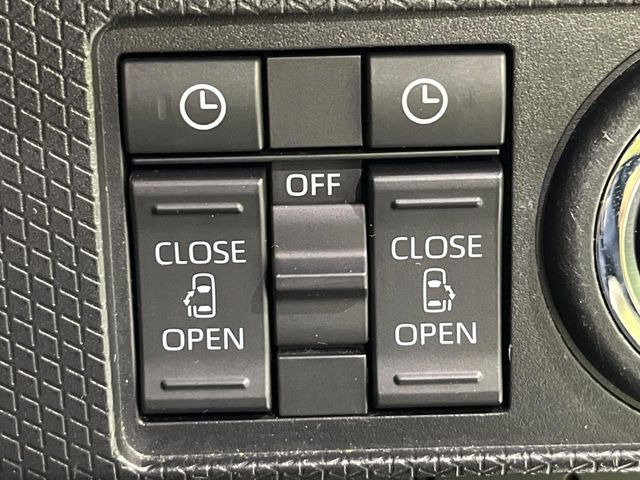 【両側パワースライドドア】スマートキーや運転席のスイッチで後席両側スライドドアの開閉が可能♪電動だから力を入れてドアを開ける必要が無く、小さなお子様でも簡単に開け閉めでき快適です♪