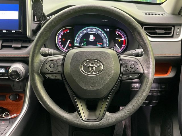 【ステアリングスイッチ】運転中、前方から目線をそらすことなく、オーディオ等の操作が可能な便利機能!安心&快適なドライブを演出してくれます♪