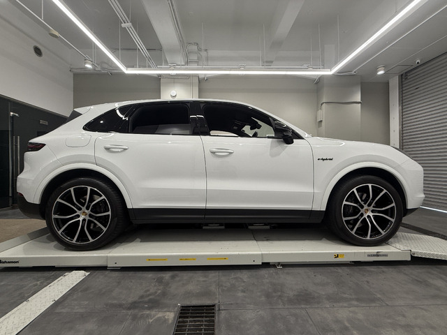 カイエンE ハイブリッド ティプトロニックS 4WD