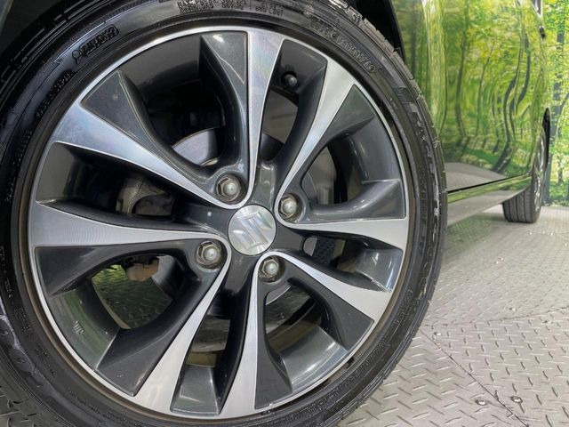 �y����15�C���`�A���~�z�C�[���z�O�ςɃ}�b�`���������A���~�z�C�[���𑕒����Ă���܂��B�e��ЊO�A���~�z�C�[����A�X�^�b�h���X�^�C�����戵�����Ă���܂��B���񂲑��k����������