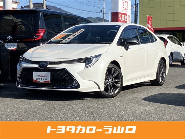 カローラ1.8 ハイブリッド W×B