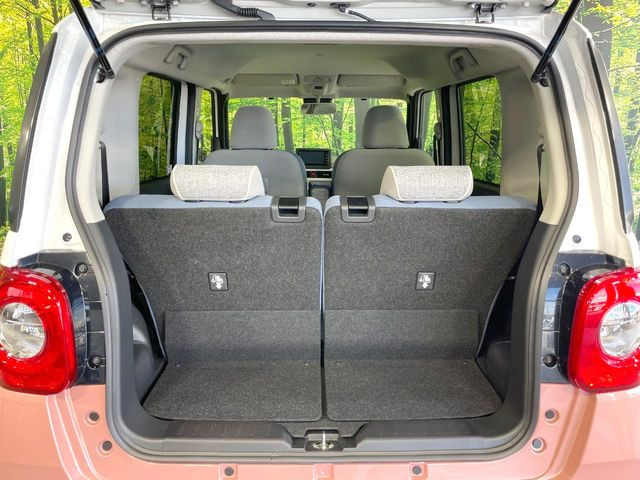 普段のお買い物や通勤、送迎等に十分な荷室スペースを確保しております。セカンドシートを倒すと、大きな荷物の積載も可能です♪