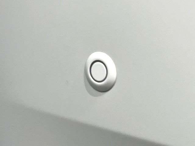 【コーナーセンサー】バンパーに付いたセンサーが障害物を検知!一定の距離に近づくとアラートで教えてくれます♪狭い駐車スペースや車庫入れ時も安心ですね☆