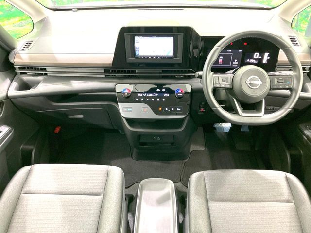 セレナ1.4 e-POWER ハイウェイスターV