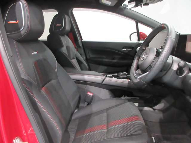 ノートオーラ1.2 NISMO チューンド e-POWER 4WD