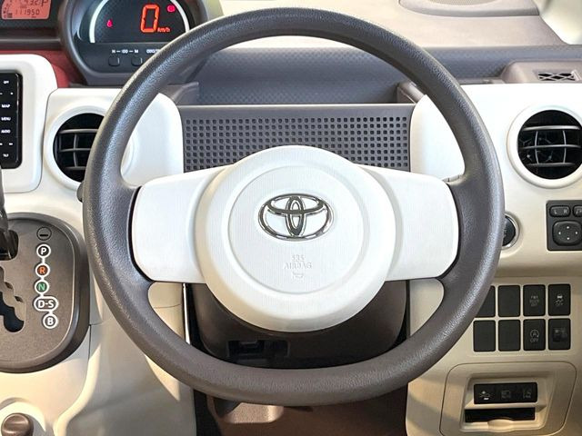 ステアリングも使用感が少なく、きれいな状態となっております♪