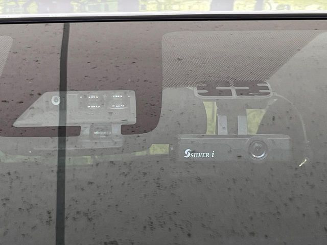 【ドライブレコーダー】ドライブレコーダー装備!走行中はもちろん、あおり運転や事故に遭遇した際、映像で記録し、万一のリスクに備えます。※記録用SDカードはお客様ご自身でご準備いただく必要があります。