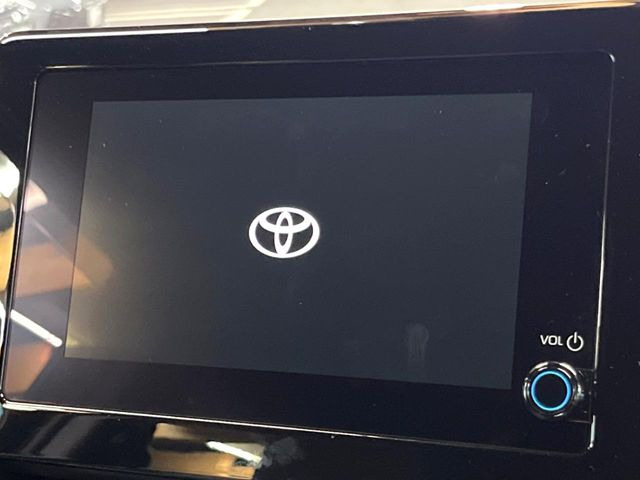 �y8�C���` �f�B�X�v���C�I�[�f�B�I�z���ʂ̃f�B�X�v���C��AppleCarPlay��AndroidAuto�����p�\�B�傫�ȉ�ʂŃX�}�z�i�r�A�v���������p���������܂���