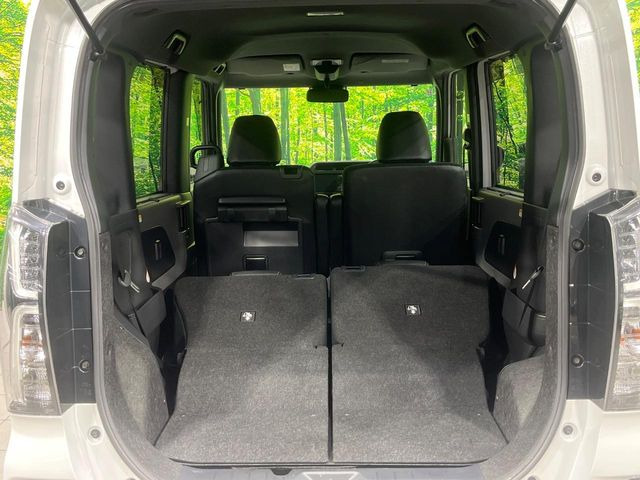 普段のお買い物や通勤、送迎等に十分な荷室スペースを確保しております。セカンドシートを倒すと、大きな荷物の積載も可能です♪