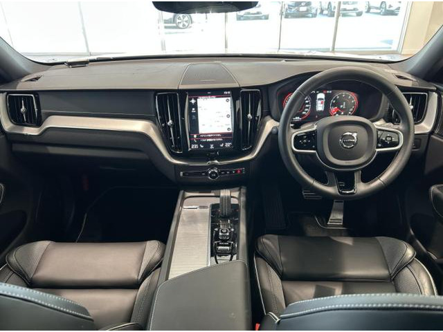 XC60B6 AWD Rデザイン 4WD