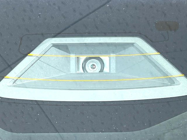 【スズキ セーフティサポート】走行中に前方の車両等を認識し、衝突しそうな時は警報とブレーキで衝突回避と被害軽減をアシスト。より安全にドライブをお楽しみいただけます。
