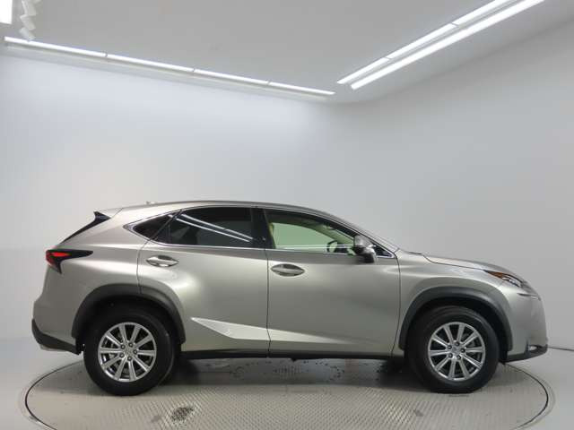 NX200t Iパッケージ 4WD