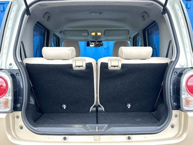 普段のお買い物や通勤、送迎等に十分な荷室スペースを確保しております。セカンドシートを倒すと、大きな荷物の積載も可能です♪