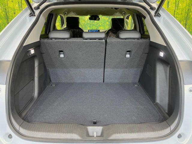 【パワーバックドア】スマートキーや運転席のボタンを押すだけでリアゲートが自動で開閉します!荷物を持っている時や、高い位置にあるバックドアを閉める際に便利な機能です♪