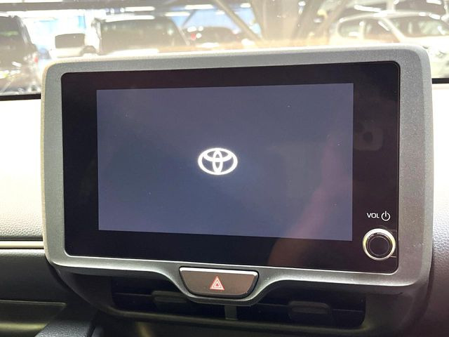 �y8�C���` �f�B�X�v���C�I�[�f�B�I�z���ʂ̃f�B�X�v���C��AppleCarPlay��AndroidAuto�����p�\�B�傫�ȉ�ʂŃX�}�z�i�r�A�v���������p���������܂���