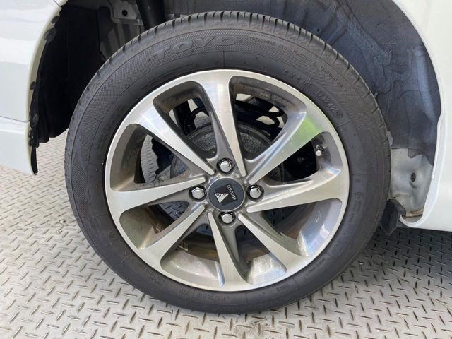 �y�����I�v�V����15�C���`�A���~�z�C�[���z�����I�v�V�����z�C�[���𑕒��B���s���\�̌���ɉ����A�O�ς����X�^�C���b�V���ɂȂ��Ă��܂��B