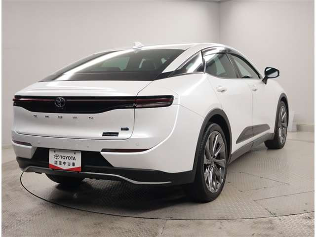クラウンクロスオーバー2.5 G アドバンスト レザー パッケージ E-Four 4WD