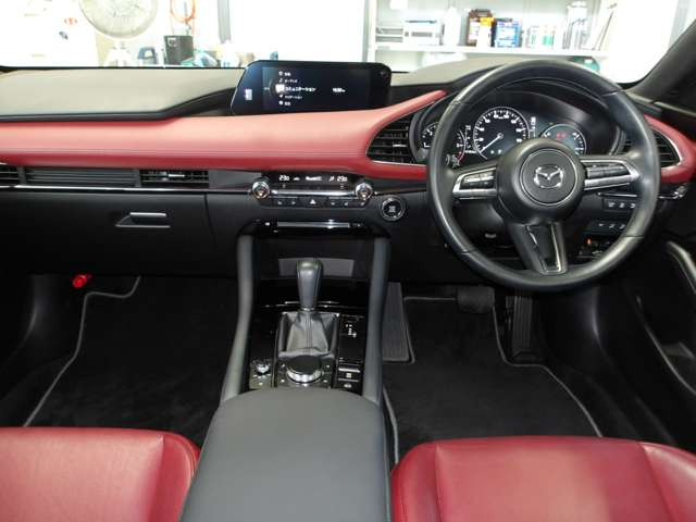 MAZDA3ファストバック1.8 XD バーガンディ セレクション