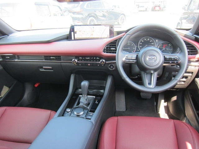 MAZDA3ファストバック1.8 XD ドライブ エディション 4WD