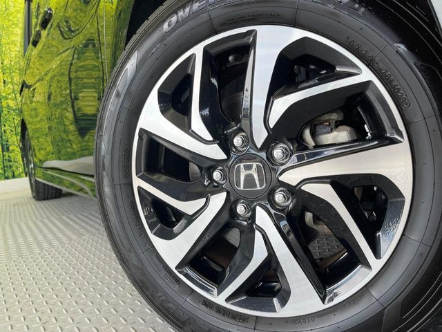 �y����16�C���`�A���~�z�C�[���z�O�ςɃ}�b�`���������A���~�z�C�[���𑕒����Ă���܂��B�e��ЊO�A���~�z�C�[����A�X�^�b�h���X�^�C�����戵�����Ă���܂��B���񂲑��k����������