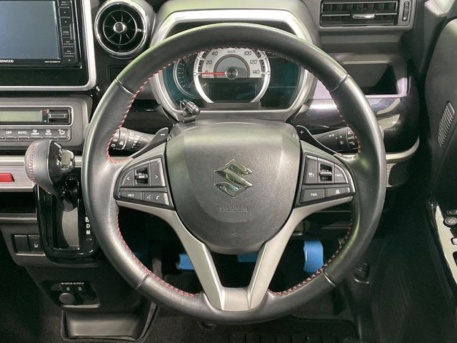 【ステアリングスイッチ】運転中、前方から目線をそらすことなく、オーディオ等の操作が可能な便利機能!安心&快適なドライブを演出してくれます♪
