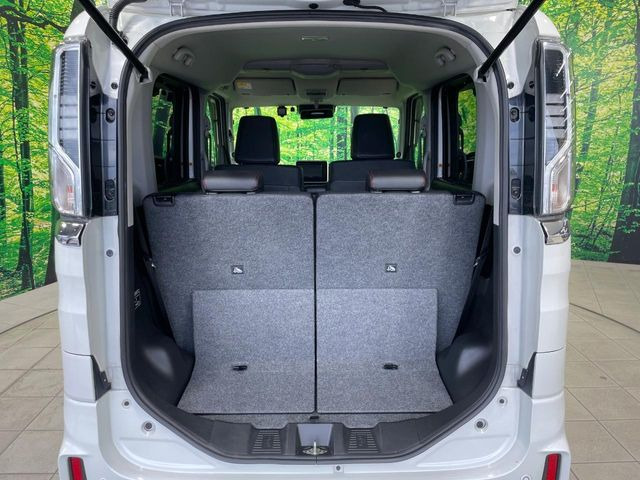 普段のお買い物や通勤、送迎等に十分な荷室スペースを確保しております。セカンドシートを倒すと、大きな荷物の積載も可能です♪
