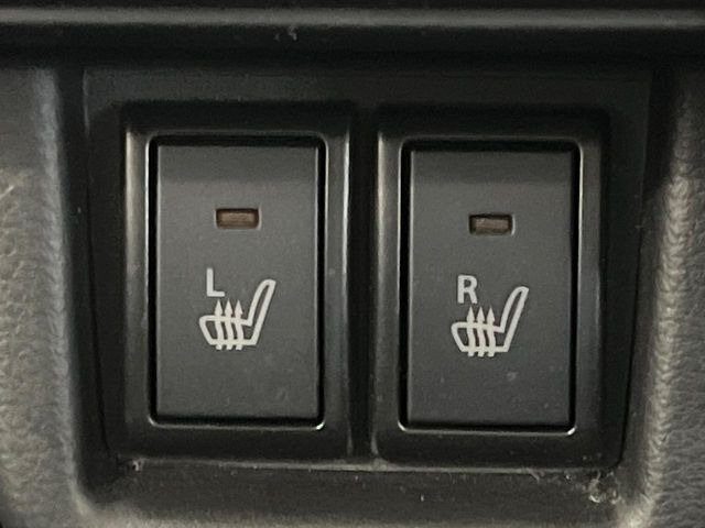 【シートヒーター】寒い日に重宝するシートヒーター!エアコンより早く温まってくれるので寒がりの人も安心ですね♪エアコンの温風は乾燥するから苦手、という方にもをおすすめです。