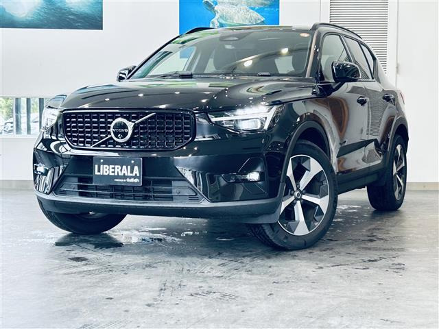 XC40ウルトラ B4 AWD ダークエディション 4WD