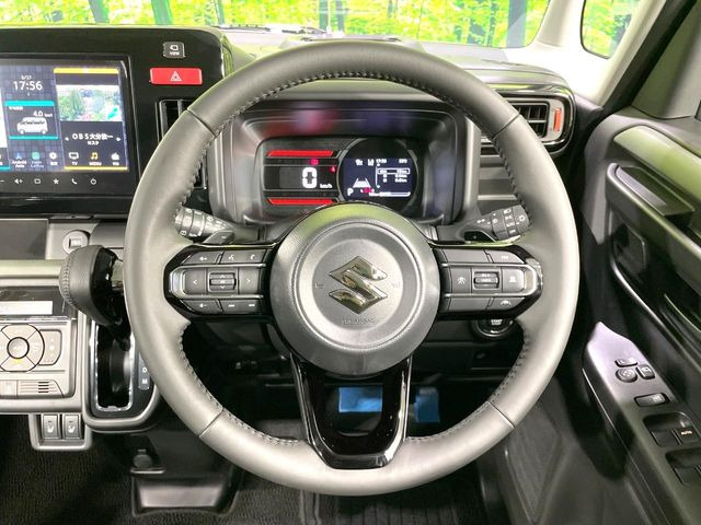 【純正革巻きステアリング】上質な革を使用することで、手にしっかり馴染みとても運転しやすいハンドルです♪