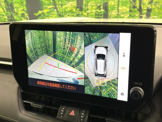 【パノラミックビューモニター】専用のカメラにより、上から見下ろしたような視点で360度クルマの周囲を確認することができます☆死角部分も確認しやすく、狭い場所での切り返しや駐車もスムーズに行えます。