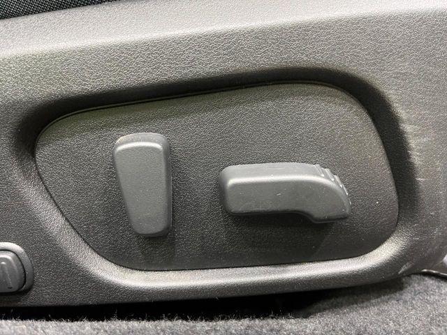 【パワーシート】スイッチ一つで簡単にシートの微調整が可能!電動だから力もいりません!快適なシートポジションにセットして、快適なドライブをお楽しみください。