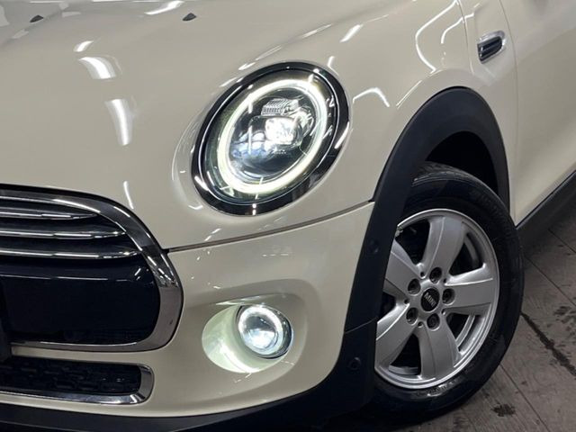 ��LED�w�b�h���C�g:��ԑ��s�����ǍD�Ȏ��E���m�ۂ����S���ĉ^�]�ł��鍂�P�xLED�w�b�h���C�g�𑕔�!�_�����x�������A����d�͂��}�����Ă��܂��B