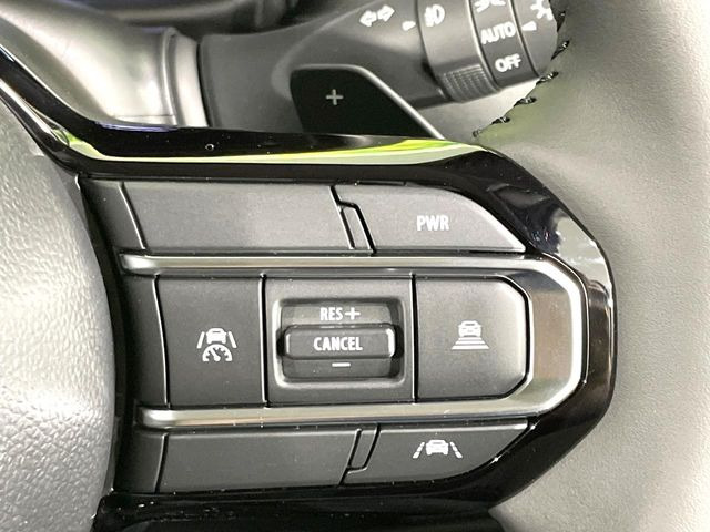 【アダプティブクルーズコントロール】高速道路での長距離走行が楽に!!自動で速度を保つクルーズコントロールが、衝突軽減システムと連携し、前方の車両を感知して車間を保つように速度調節してくれます!!