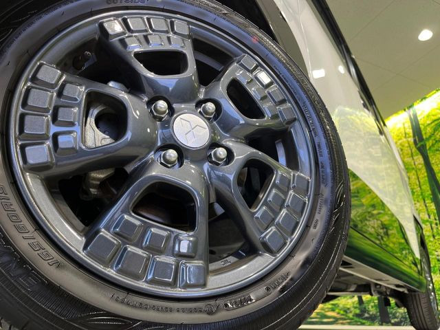 �y����15�C���`�A���~�z�C�[���z�O�ςɃ}�b�`���������A���~�z�C�[���𑕒����Ă���܂��B�e��ЊO�A���~�z�C�[����A�X�^�b�h���X�^�C�����戵�����Ă���܂��B���񂲑��k����������