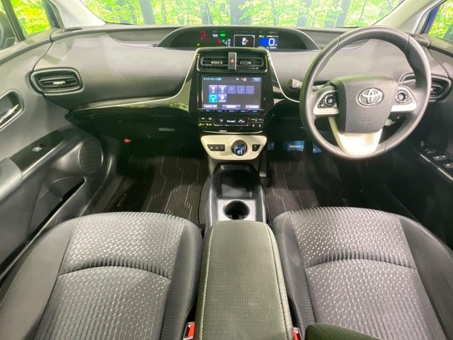 プリウス1.8 S