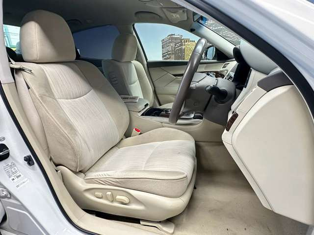 �^�]�Ȃ��L�X�Ƃ��Ă���^�]���₷�������������Ă��܂��������N���[�j���O�����{�ς݂ł��B